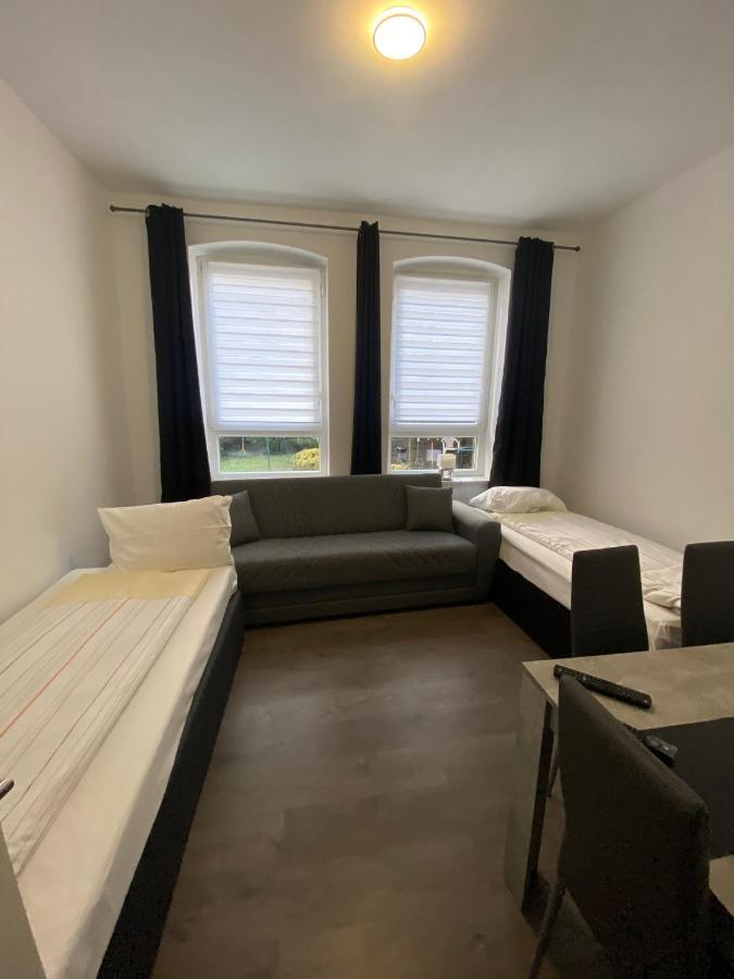 Modernes Apartment Mit 2 Schlafzimmern Und Privatparkplatz Nahe Innenstadt Neumünster Dış mekan fotoğraf