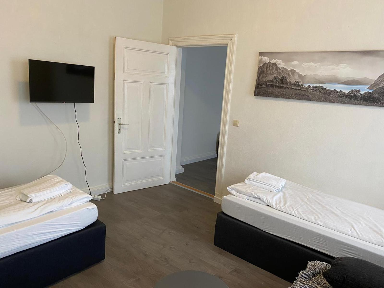 Modernes Apartment Mit 2 Schlafzimmern Und Privatparkplatz Nahe Innenstadt Neumünster Dış mekan fotoğraf