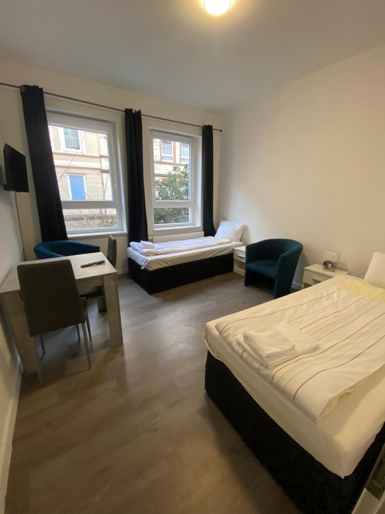 Modernes Apartment Mit 2 Schlafzimmern Und Privatparkplatz Nahe Innenstadt Neumünster Dış mekan fotoğraf