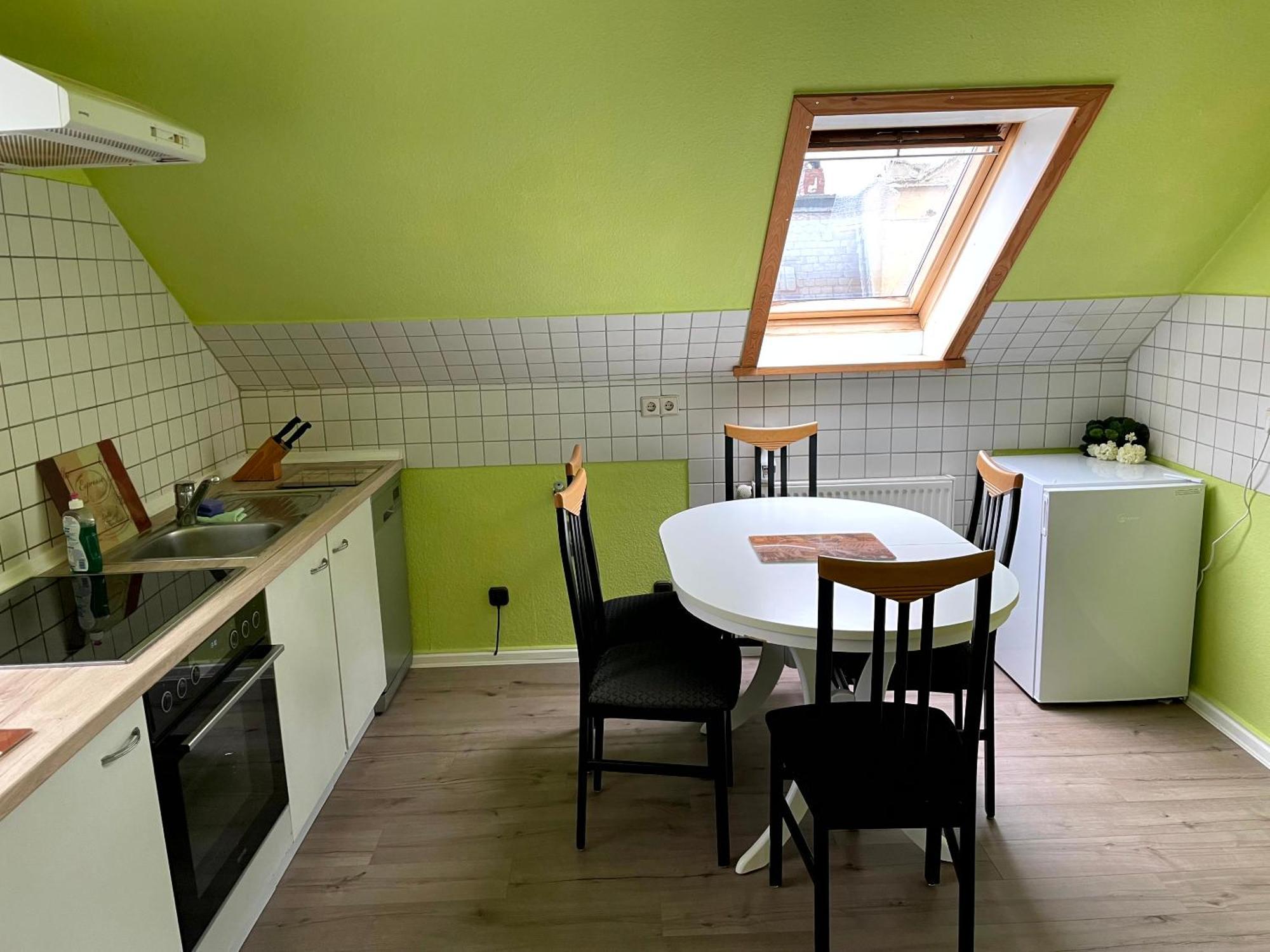 Modernes Apartment Mit 2 Schlafzimmern Und Privatparkplatz Nahe Innenstadt Neumünster Dış mekan fotoğraf