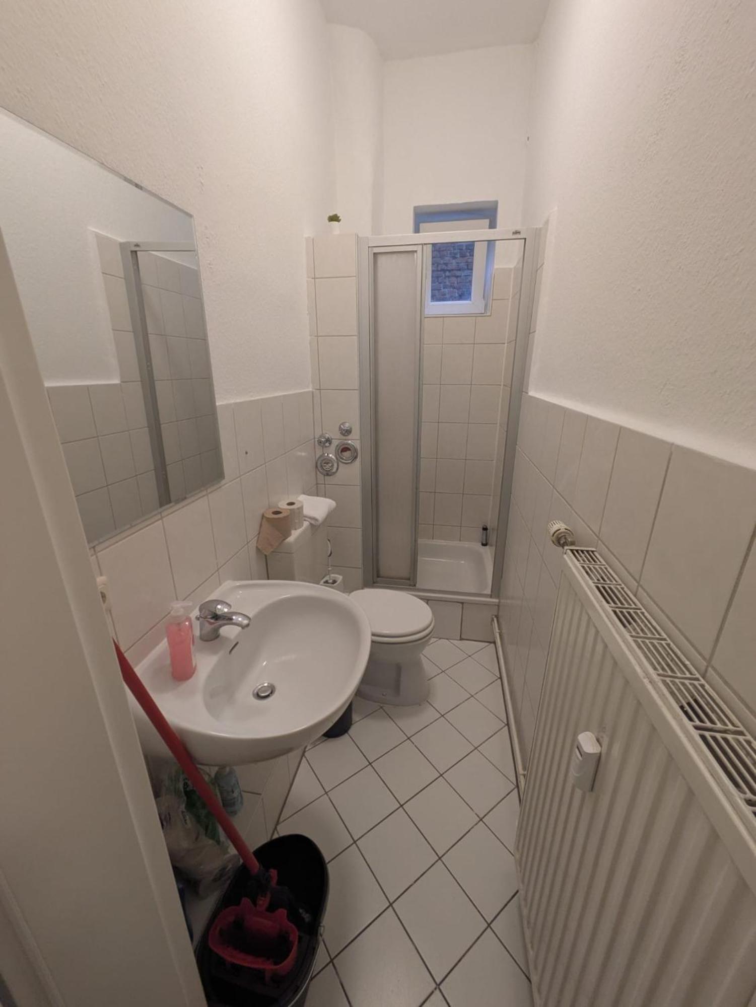 Modernes Apartment Mit 2 Schlafzimmern Und Privatparkplatz Nahe Innenstadt Neumünster Dış mekan fotoğraf