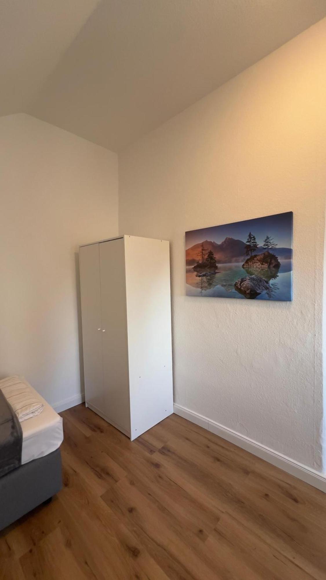 Modernes Apartment Mit 2 Schlafzimmern Und Privatparkplatz Nahe Innenstadt Neumünster Dış mekan fotoğraf